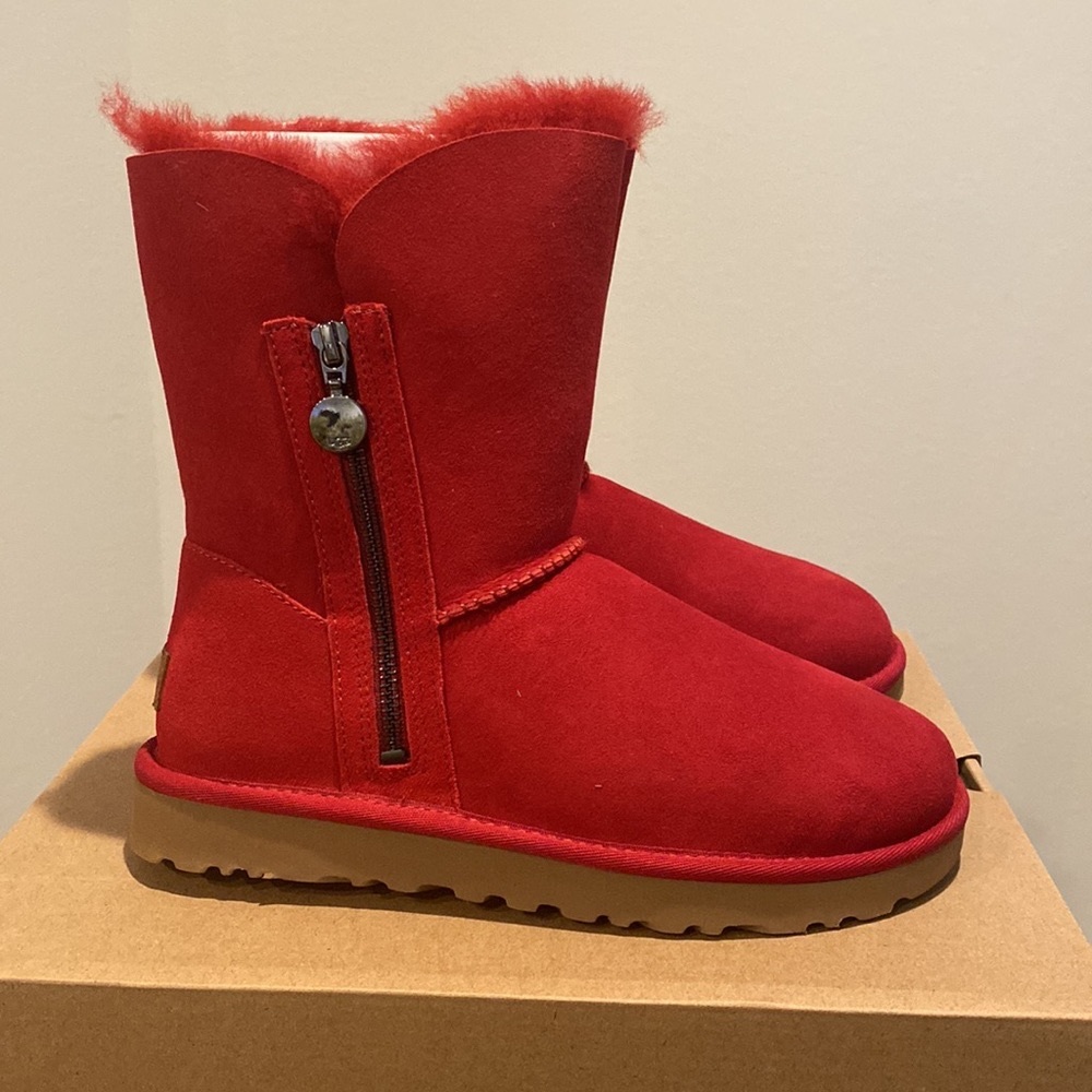 UGG Bailey Zip Short Boot